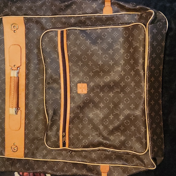 Louis Vuitton Other - Vintage 1980's Louis Vuitton hanging traveling bag
